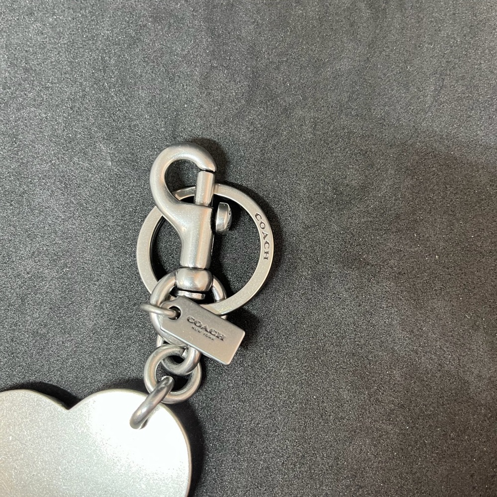COACH New York Metal Floral Heart Key Chain Ring Silver Stocking Stuffer NWOT - Picture 5 of 5